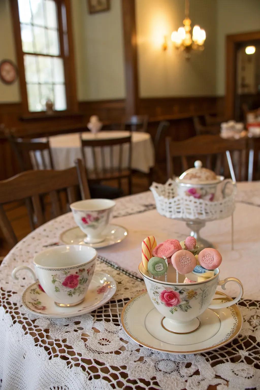 Retro dessert mugs bestow a hint of elegance onto lollipop formats.