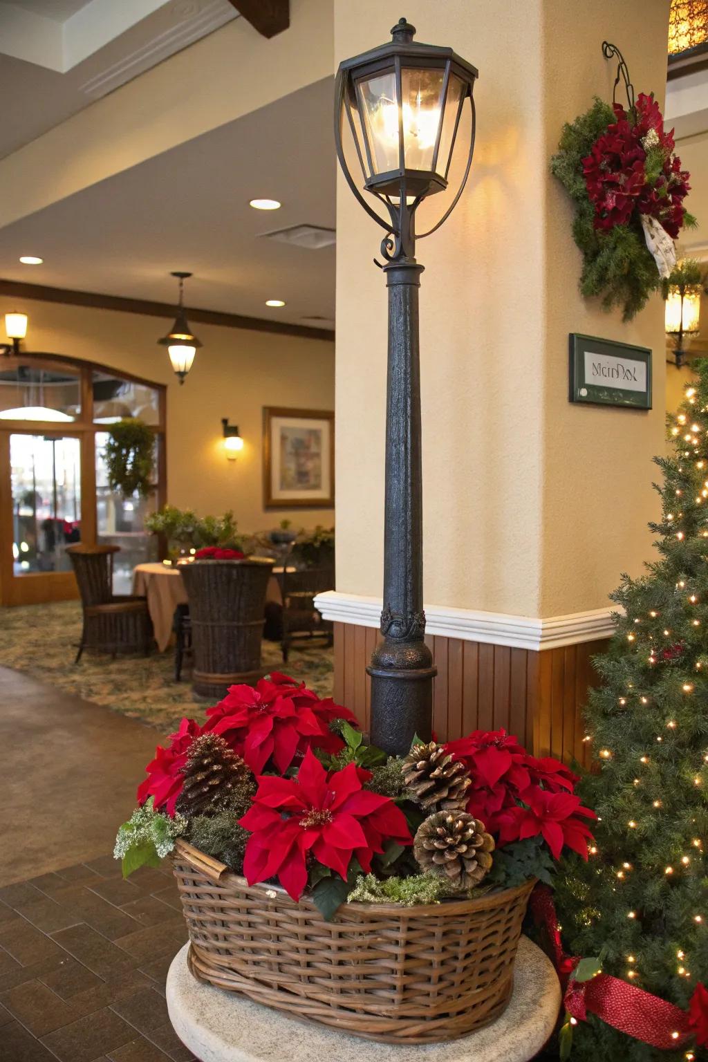 A set of festive accents enriches the lamp post.
