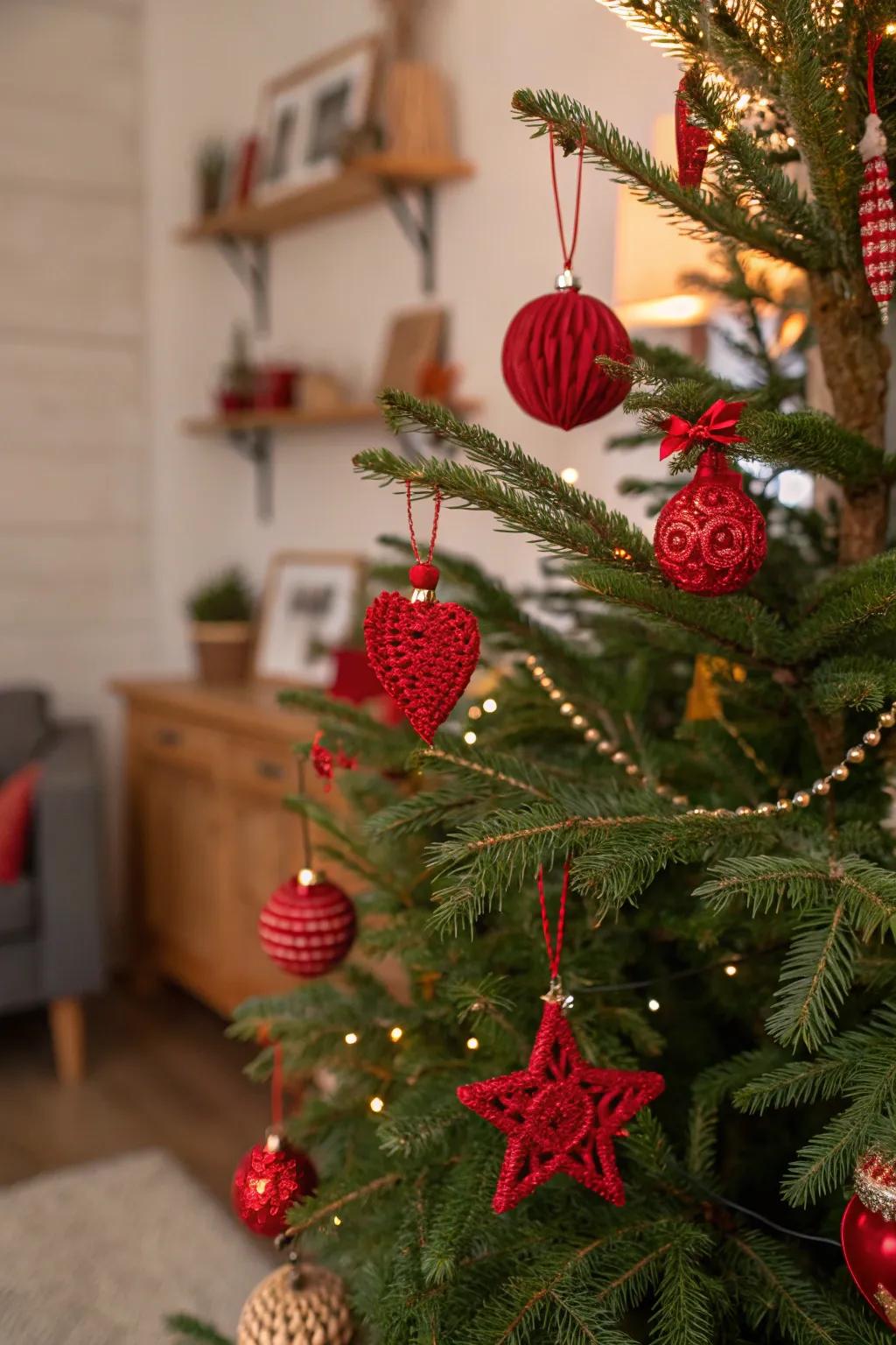 Personalized Christmas tree showcasing bespoke scarlet ornaments