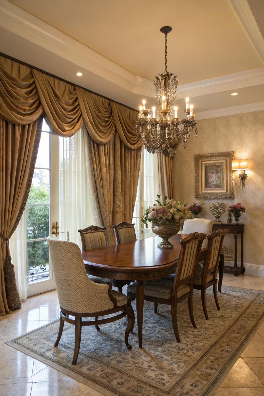 Refined drapery imparts opulence and softness to the dining room.