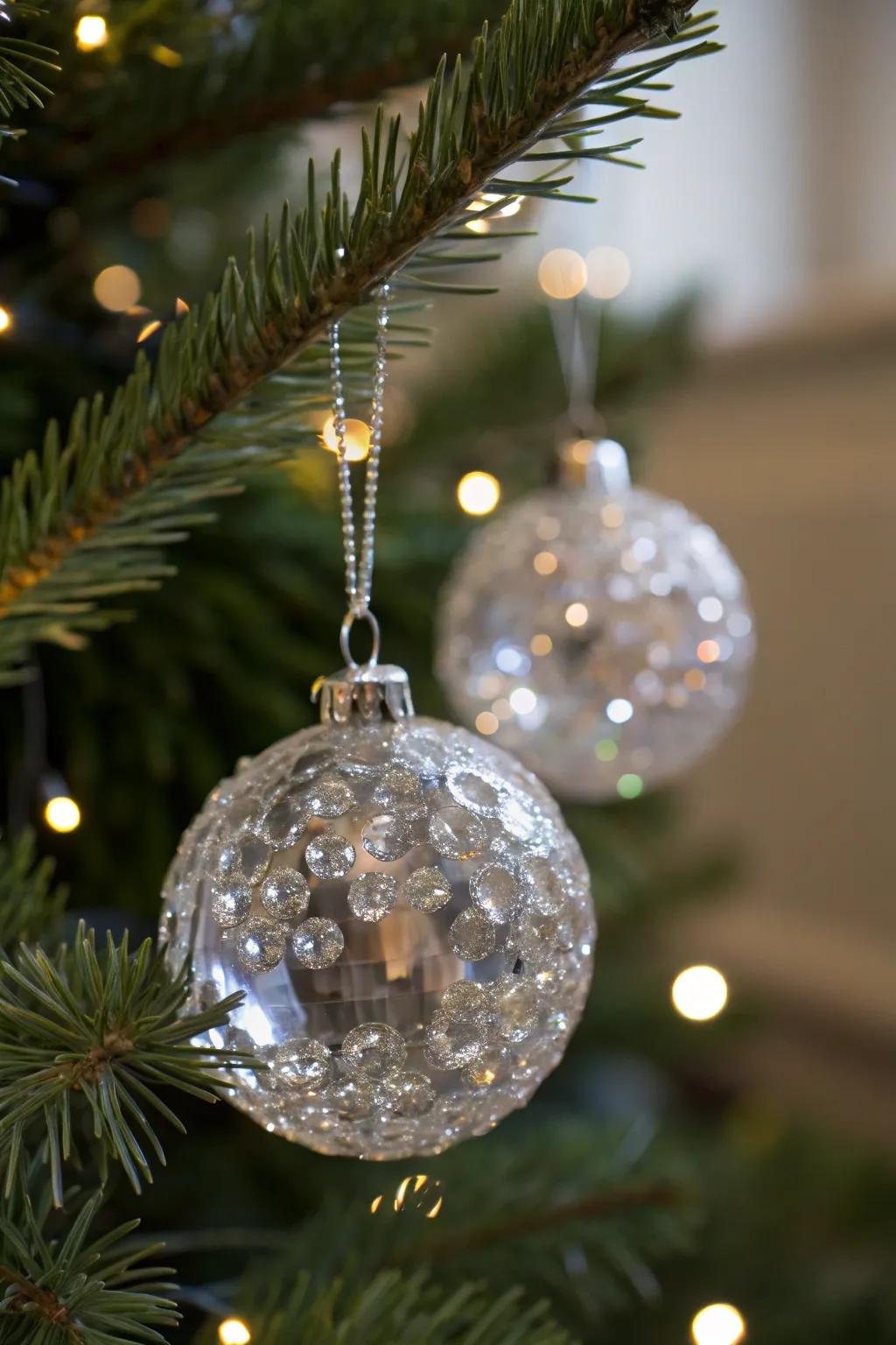 Crystal clear ornaments contribute a stylish detail.