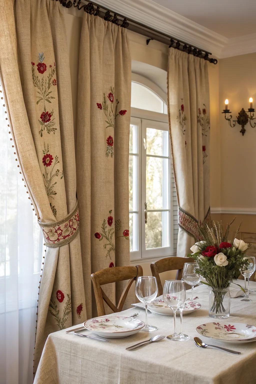 Personal charm with decorated burlap drapes.