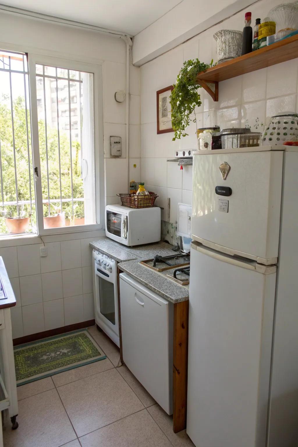 Scaled down household devices maximize area within this effective cooking space.