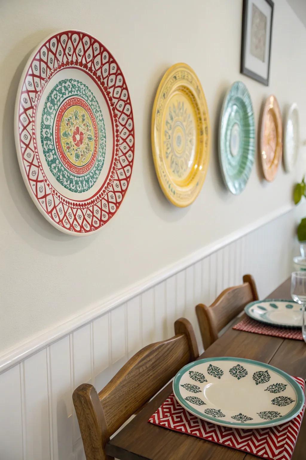 Minimalistic plate presentations propose simplicity and emphasis.