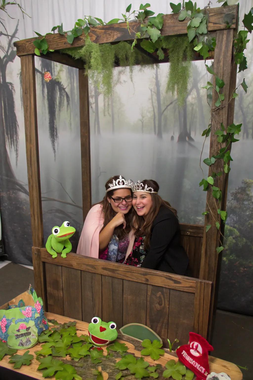 A bayou-themed photographic exhibit provides an entertaining spot for capturing memories.