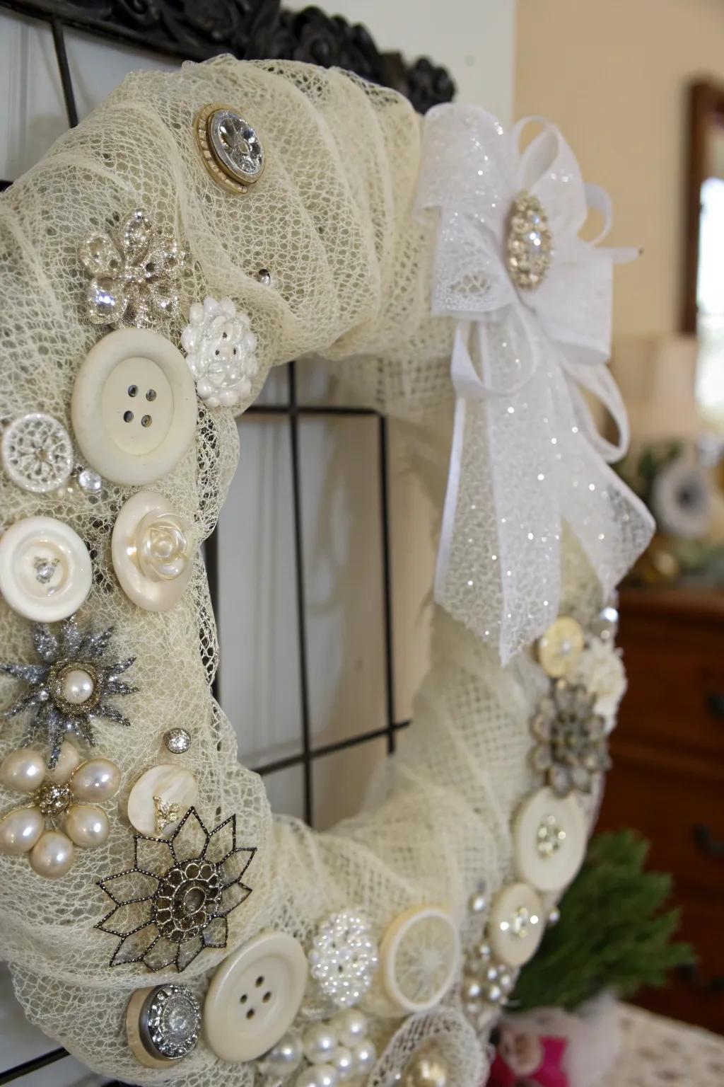 Vintage accentuations impart nostalgic allure to this singular wreath.