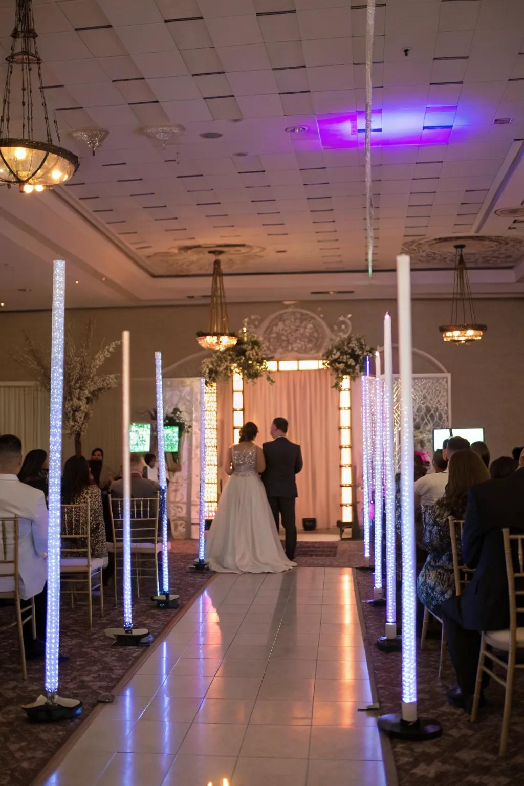 Diode light tubes contributing a modern and avant-garde touch to the wedding.