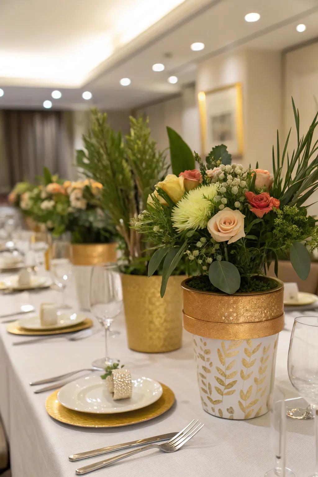 Integrate a nuance of opulence through auric sheet highlights upon your floral receptacles.