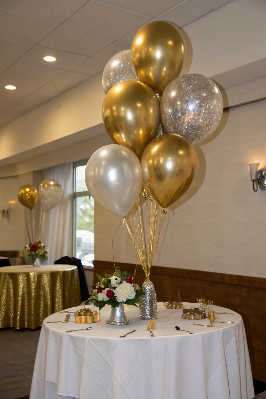 Sophisticated metallic balloons produce an elegant shimmer.