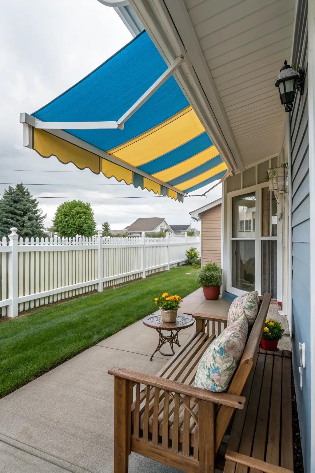 A mobile sun shield for adaptable shading.