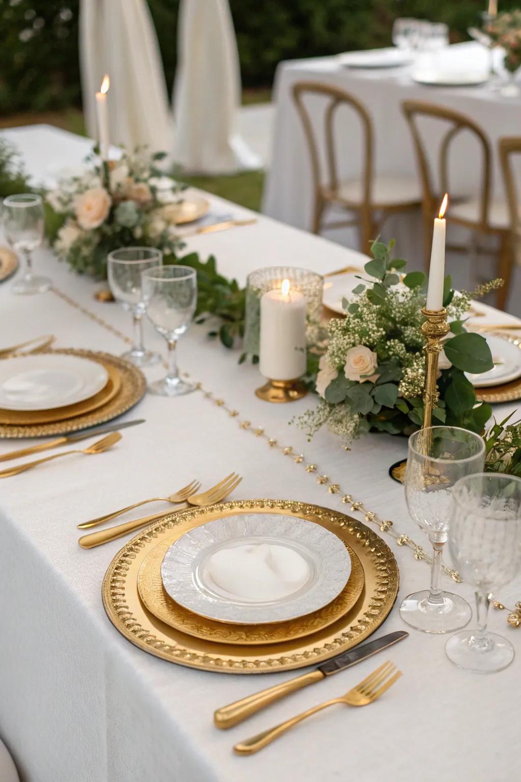 An opulent white and gold table arrangement suitable for weddings.