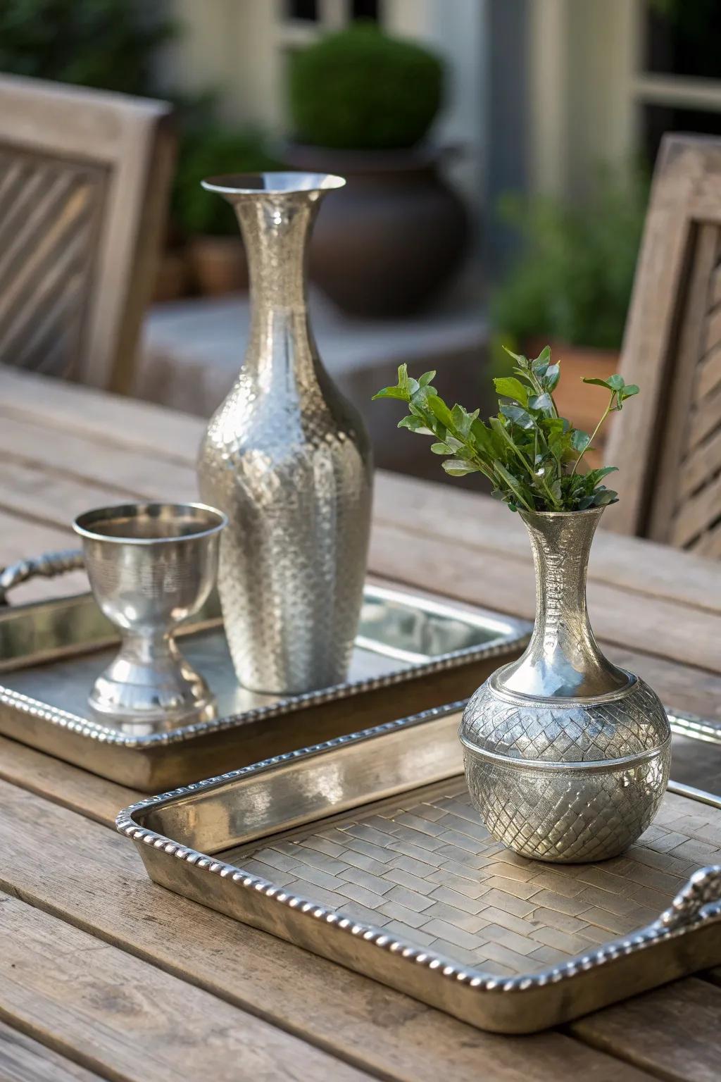 Metallic accents introduce a modern twist to the rustic farmhouse aesthetic.