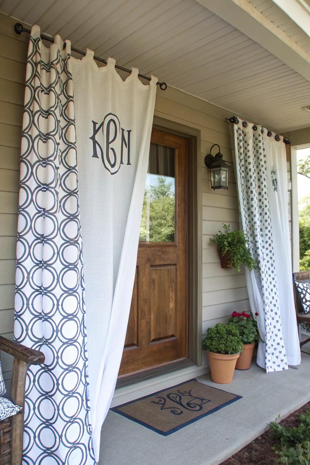 Customized draperies append a personal nuance to render your porch uniquely yours.
