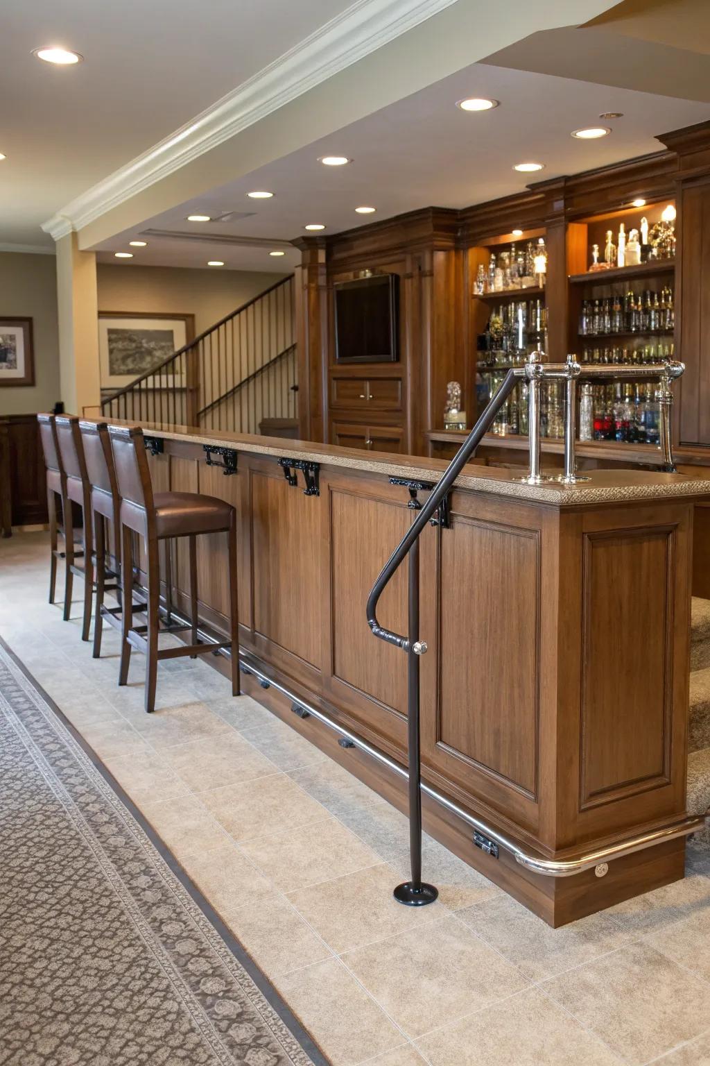 Adaptable foot rests offer a bespoke bar feel.