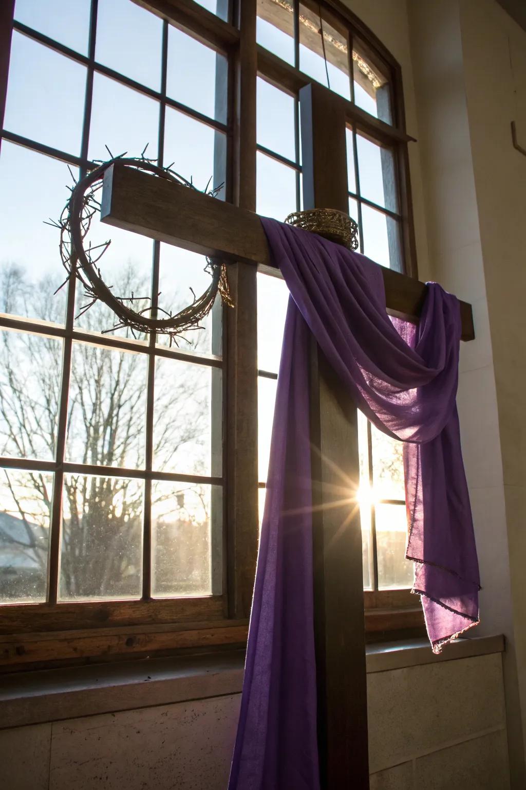 Figure bearing a thorned ring and mauve textile