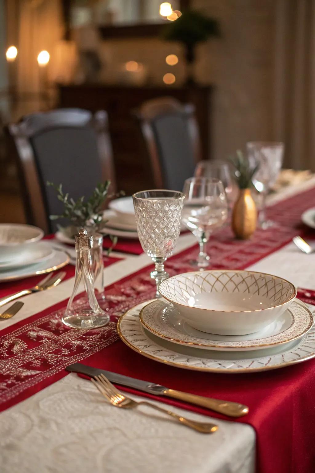 A dramatic, scarlet-themed table arrangement for the holidays.