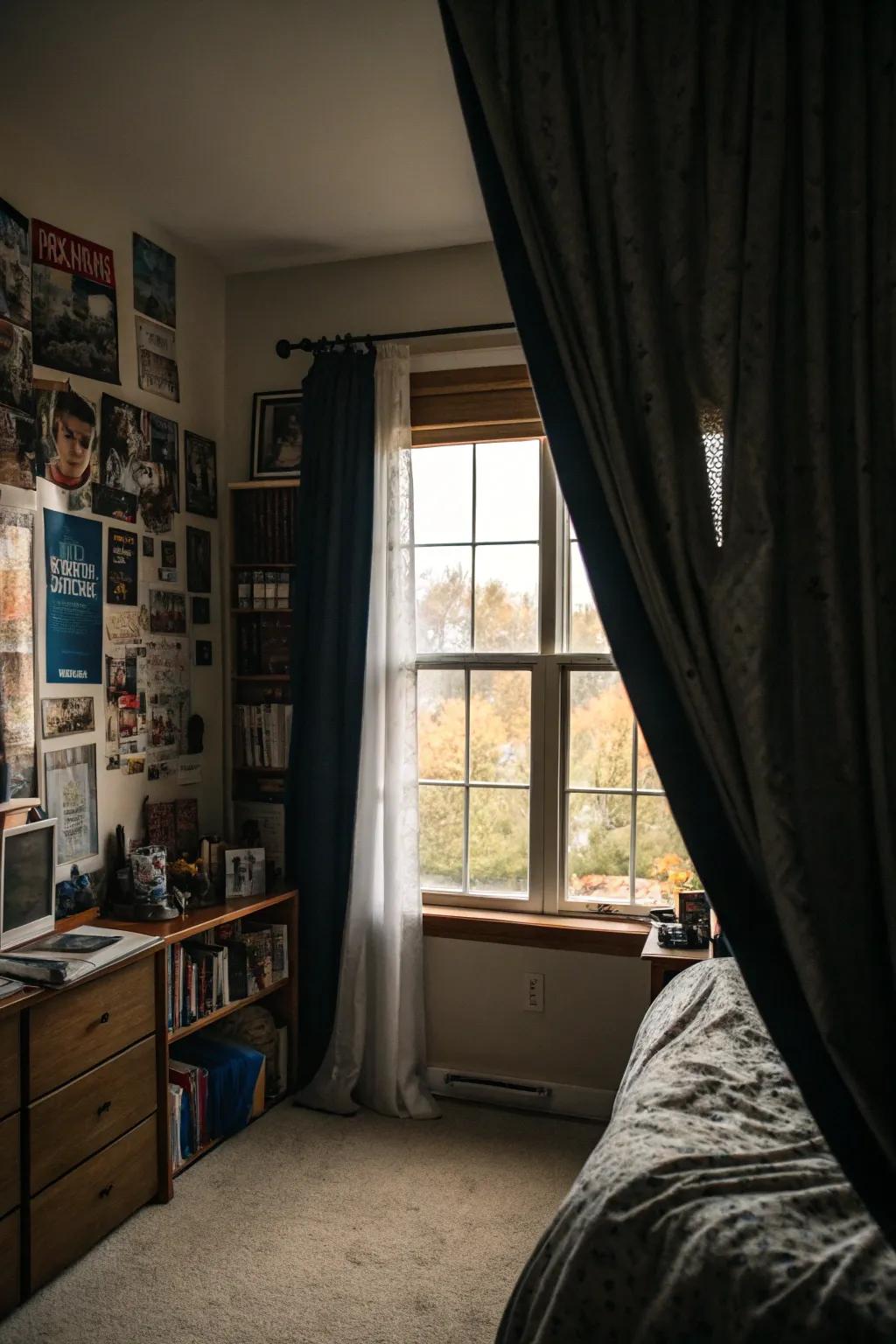 High-contrast window fashions cause windows to attract attention.