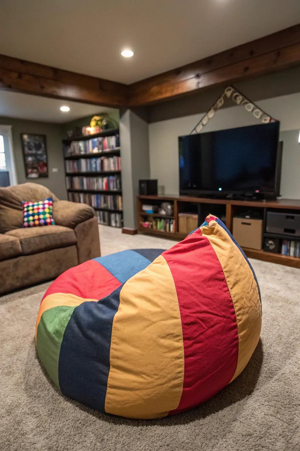 Unwind in panache through a generously proportioned soft sack seat.