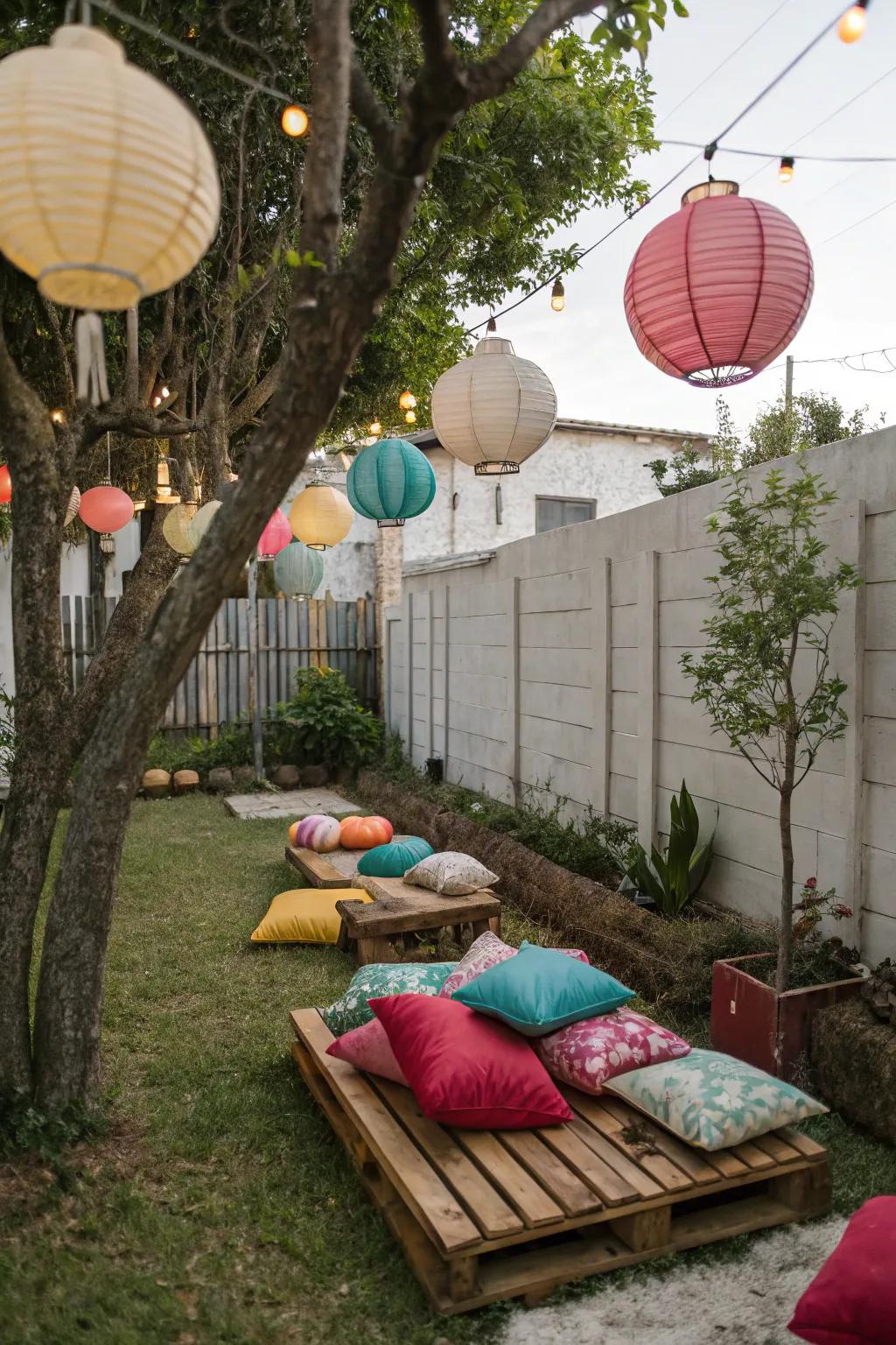 Decorative elements add coziness and appeal to a garden.