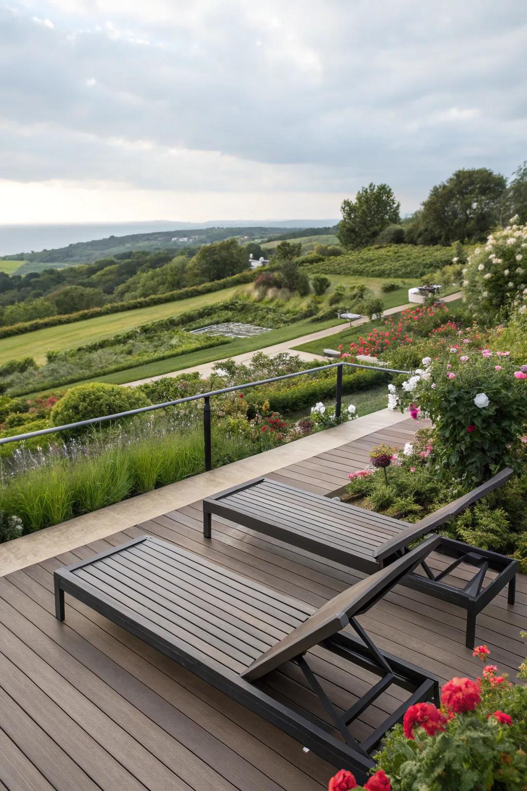 Backless benches provide a clean look with uninterrupted views.
