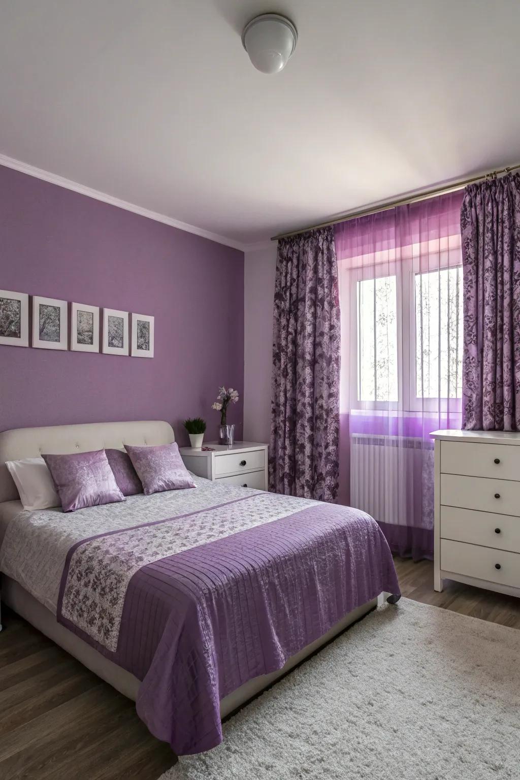 Attain equilibrium with a monochromatic violet spectrum.