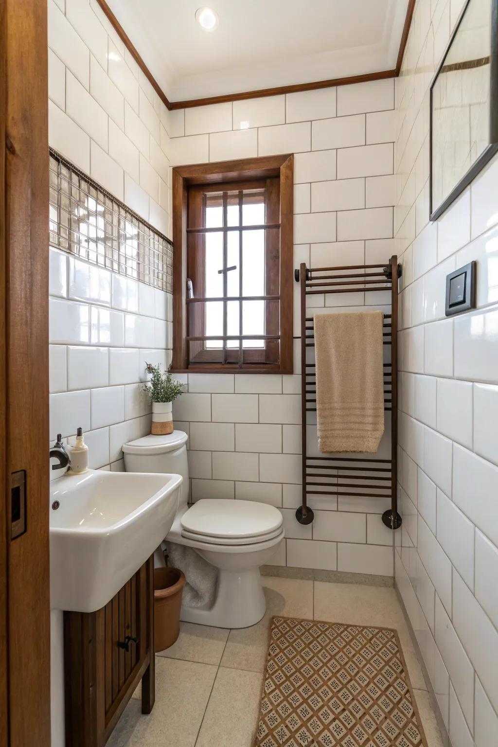 Ivory ceramic tile provides contrast to brown shades.