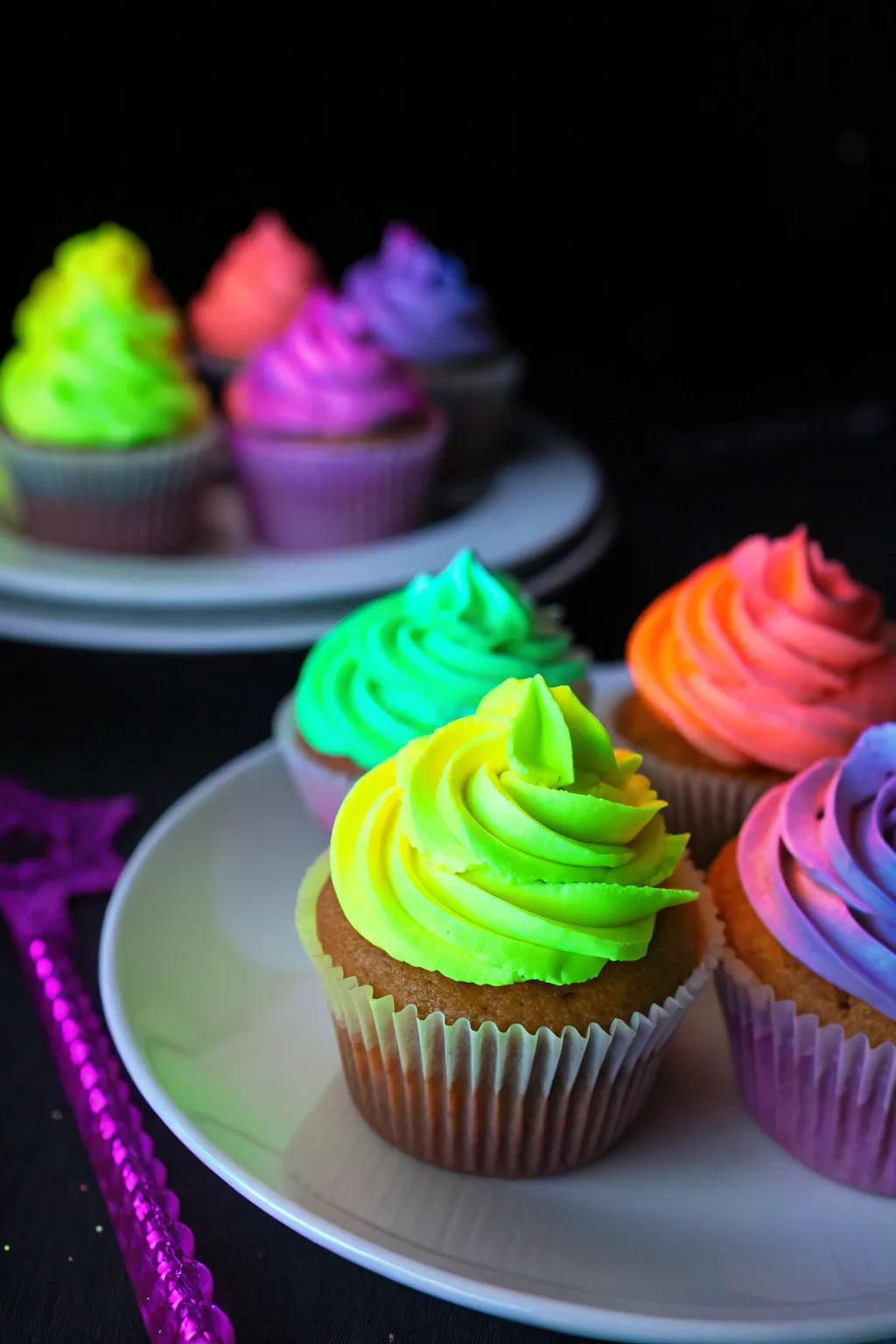 Partake within sweetmeats wherein effulgence emulates event intensity.