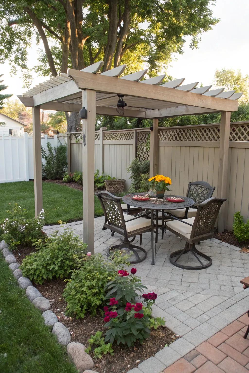 A mini colonnade contributes allure and spatial definition.