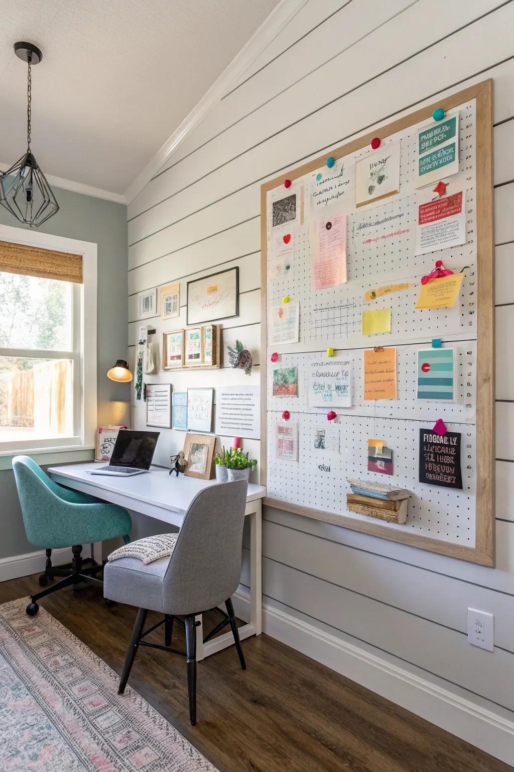 Maintain inspiration and focus using an interactive objective-setting board.