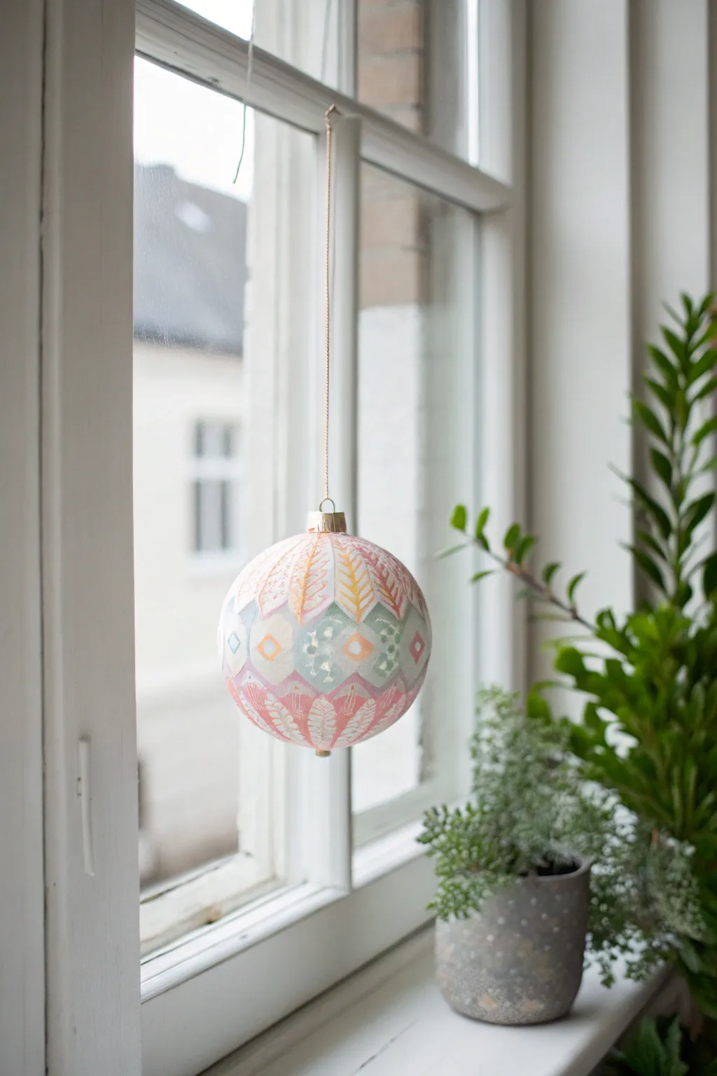 Easy DIY Décor for Christmas Windows