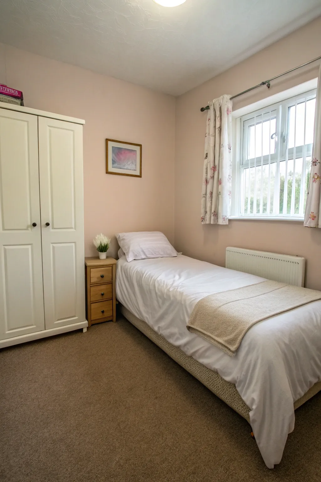 Essential Tips for Maximizing Small Bedrooms