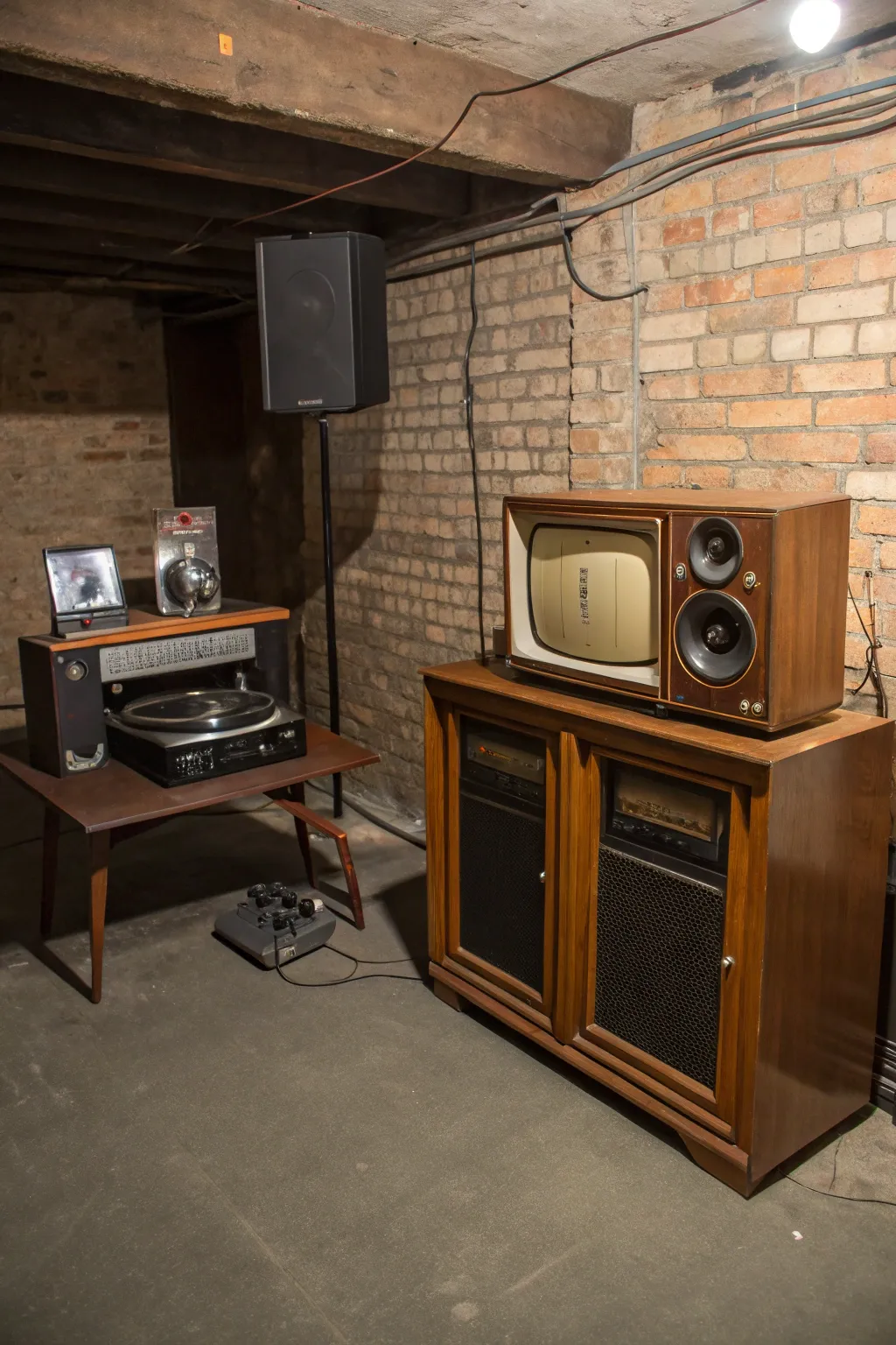 Vintage Basement Decor: Ideas for a Classic Look